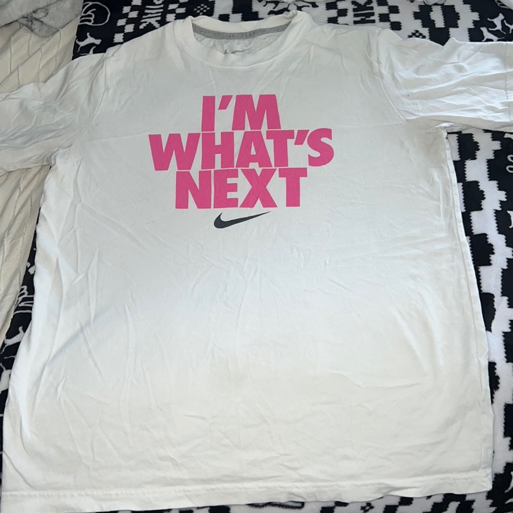 women’s nike shirt. XL fits more as a large